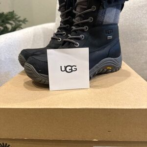 Ugg Women’s Adirondack Boot II Plaid